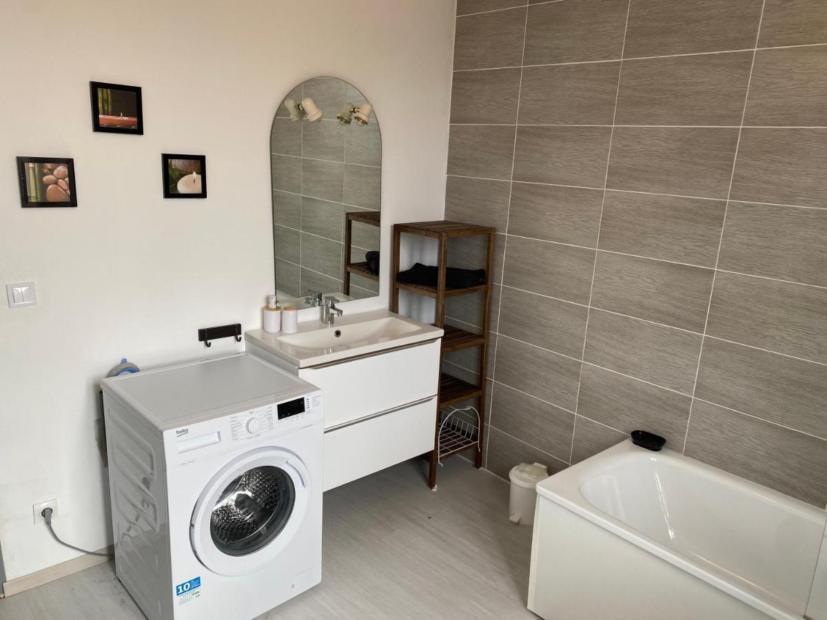 Joli Appartement Avec Parking Gratuit Sur Place 지베 외부 사진